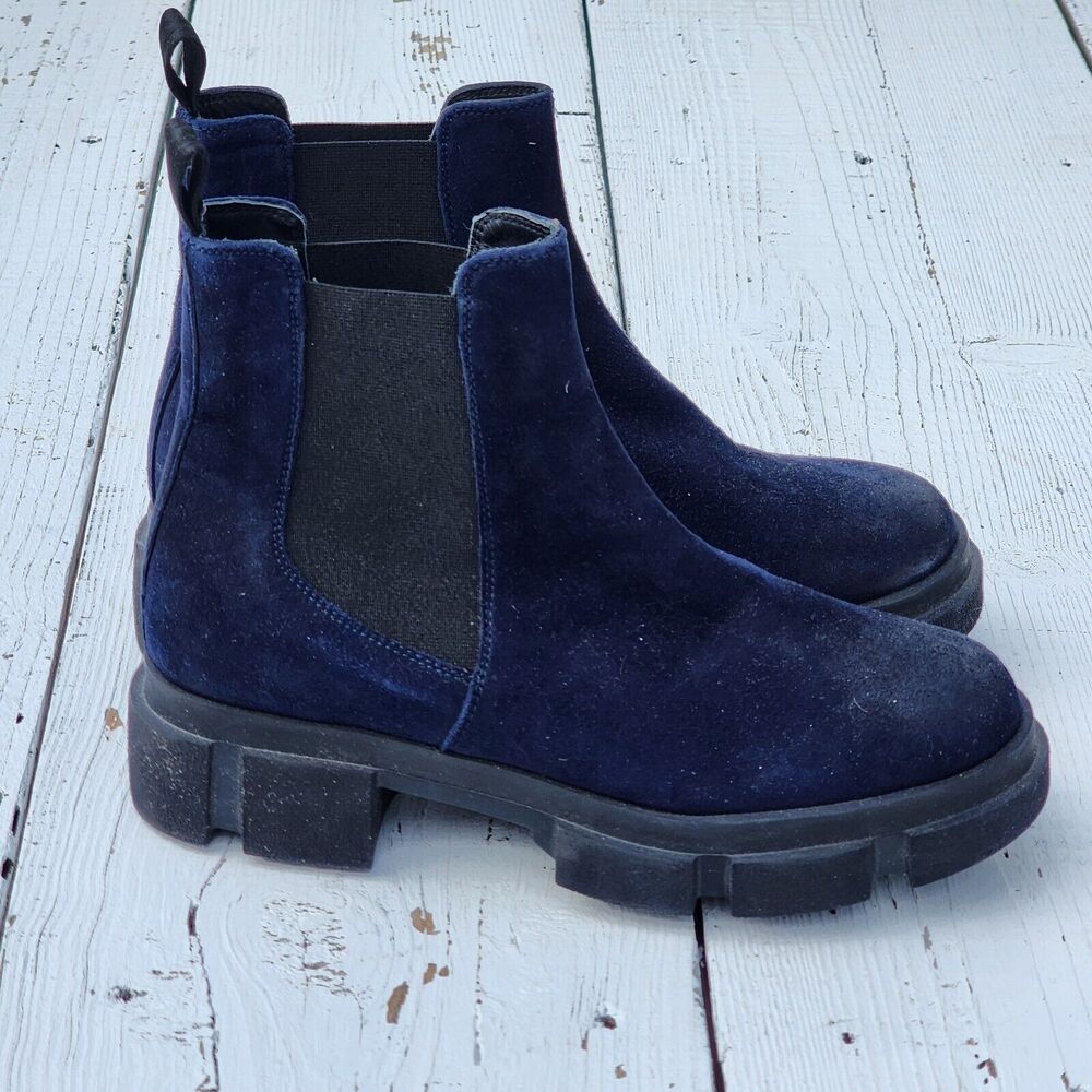 Triver Flight Italy Made Women's Navy Ankle Suede Bootie Shoes US 6 EU 36